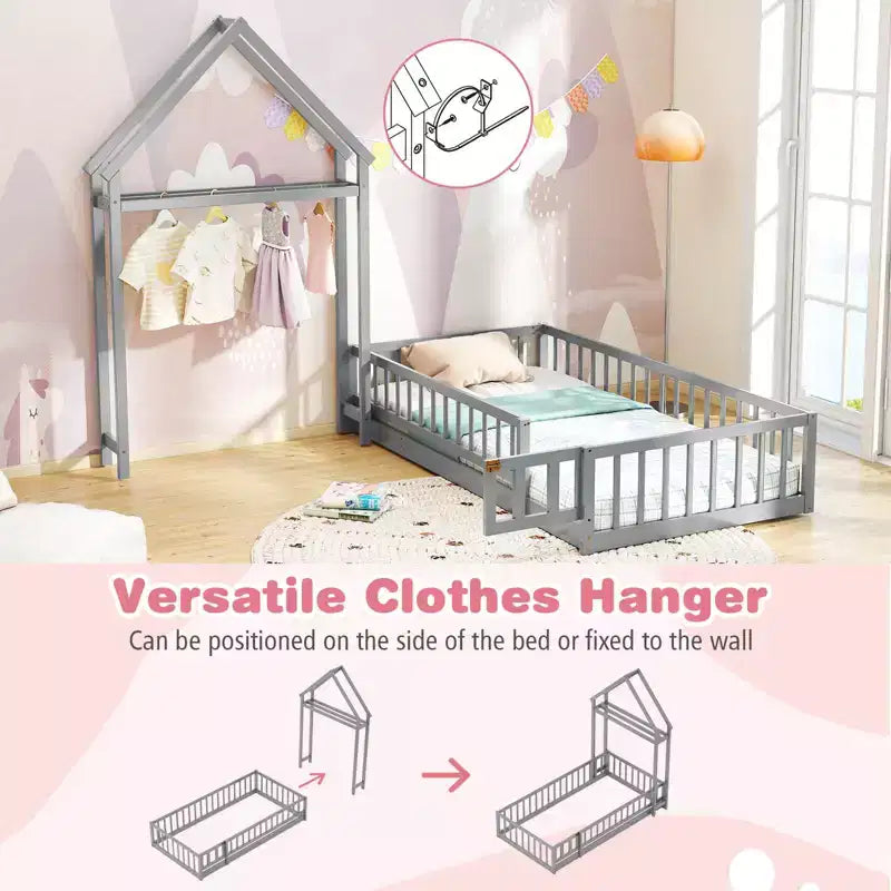 Lit au sol pour enfant de taille double avec tête de lit en forme de maison et portemanteau