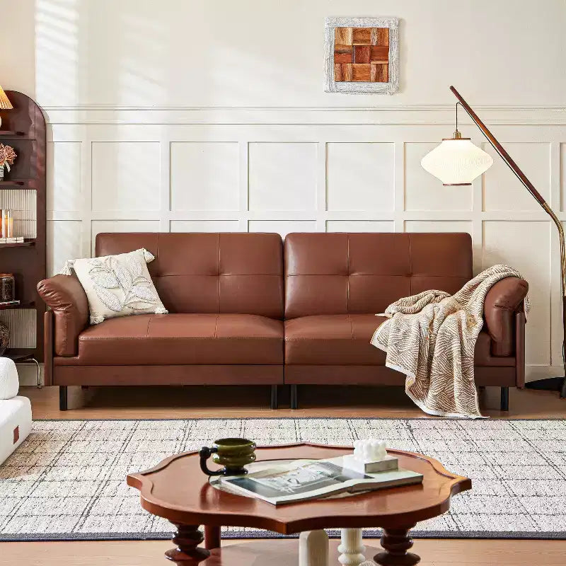 Canapé brun en cuir, style moderne du milieu du siècle, avec extérieur en bois massif et capitonnage fait main