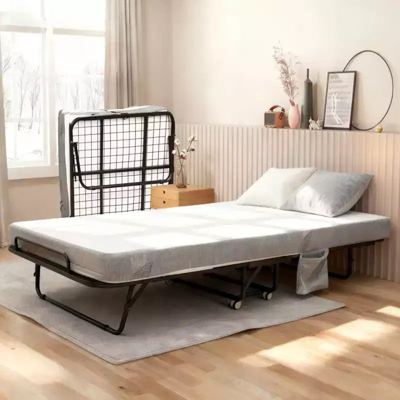 Lit pliant avec matelas, cadre en métal robuste supportant 204 kg