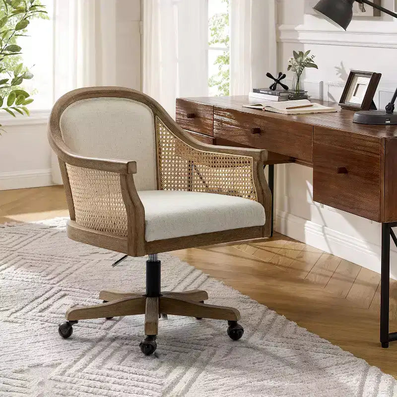 Chaise de bureau pivotante à bras en rotin